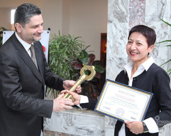 "Հույսի կամուրջ" ՀԿ-ի ղեկավարը ստանում է Ոսկե բանալին