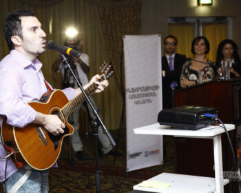 Սեպտեմբերի 28-ին ՏԱ նվիրված երգն առաջին անգամ ներկայացվեց հանրությանը հեղինակի` Արամ Րյանի կողմից: